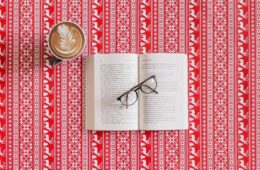 Holiday Gift Guide For Bookworms