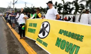 The Duke & Duchess Of Cambridge face protesters in Jamaica - Jamaica wantssto be Republic