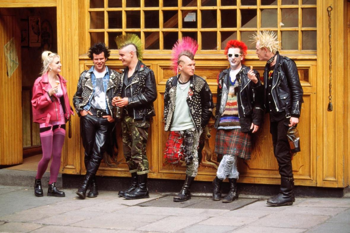 A Timeless Fashion Trend ‘80s Punk Influence 