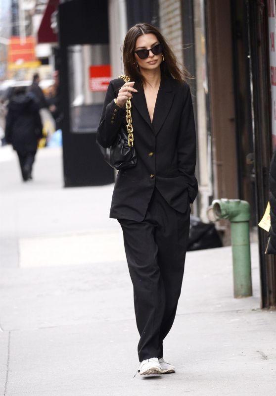 Everyone Needs A Black Blazer, Here’s How To Style Them