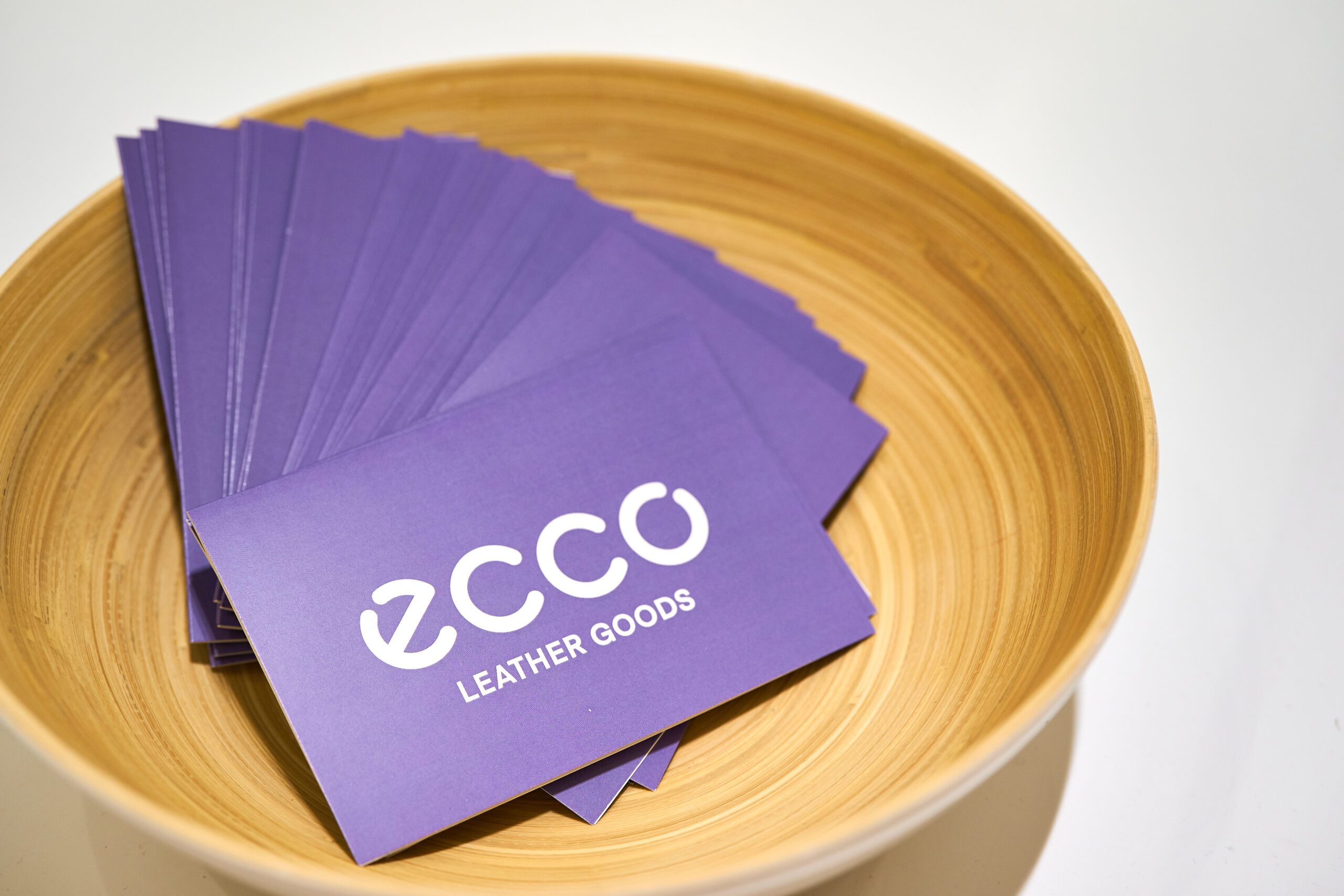jord Juice analyse ECCO is excited to introduce their newest line: ECCO Leather Goods  alongside David Umemoto's exclusive art launch.! -