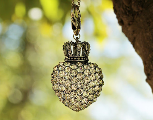 a pendant trending of fashion and style