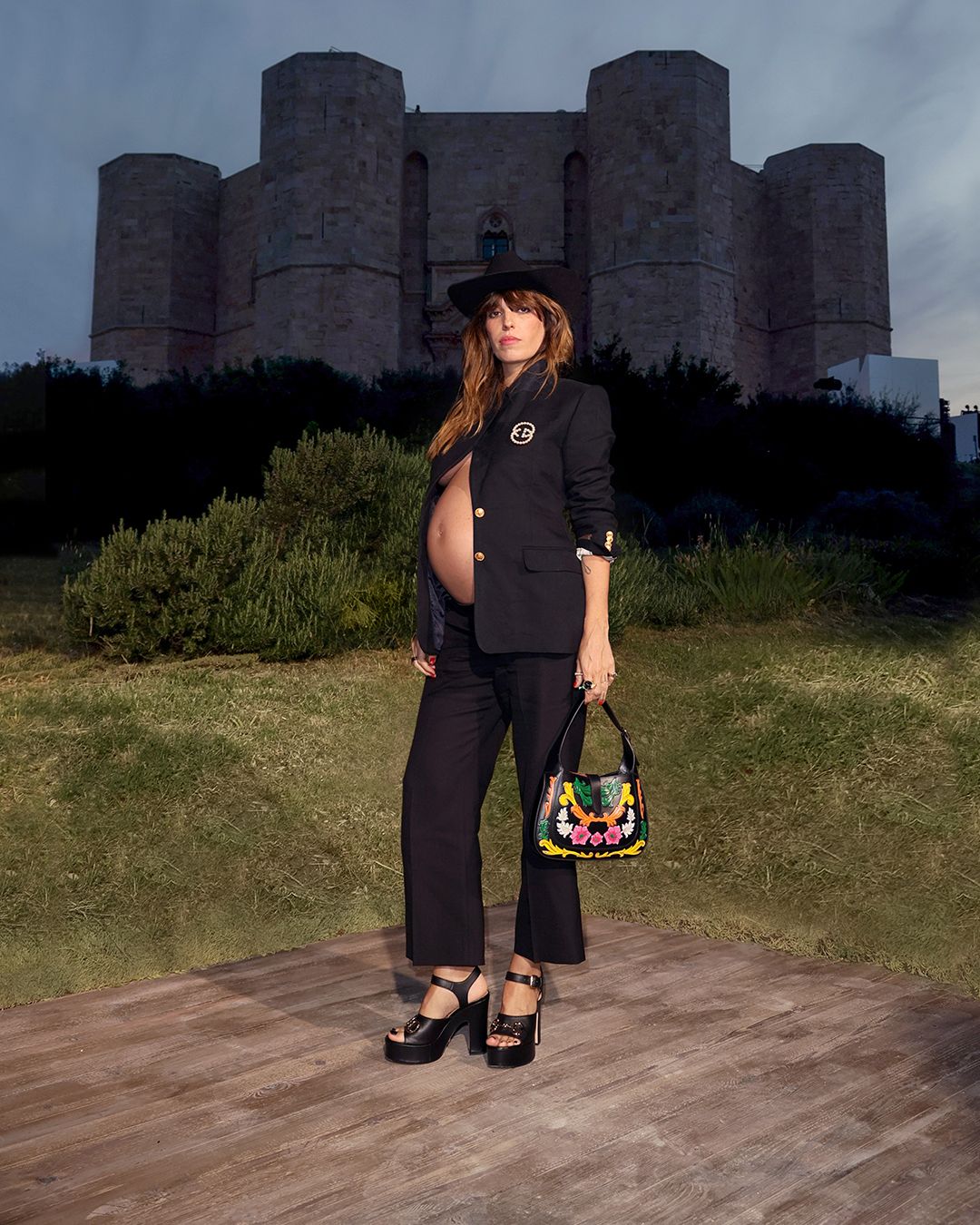 Lou Doillon shows off her pregnant look in Gucci.
