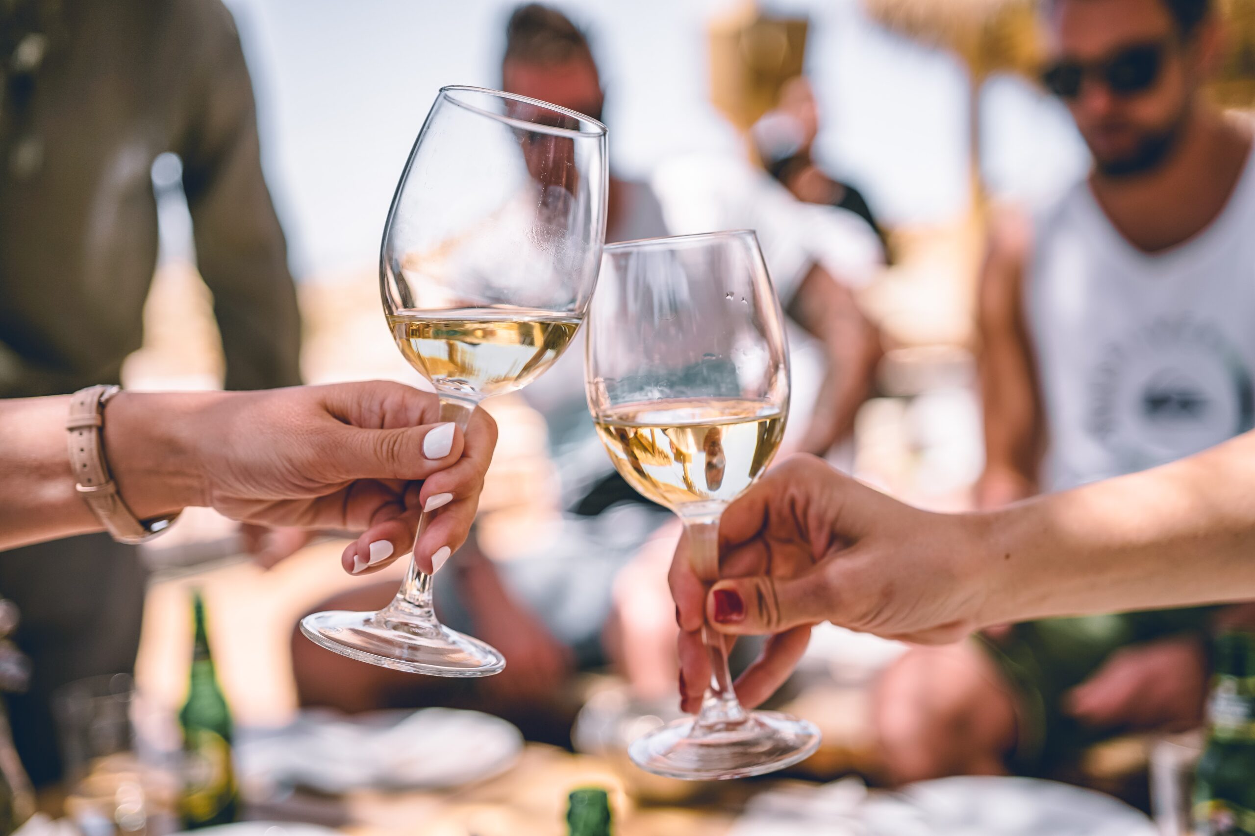 Planning an Outdoor Wine Night 4 Things to Keep in Mind