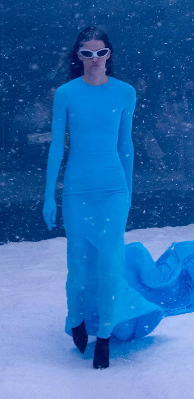 Autumn/Winter 2022 Collection: Blue dress