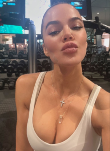Khloe Kardashian gym selfie.