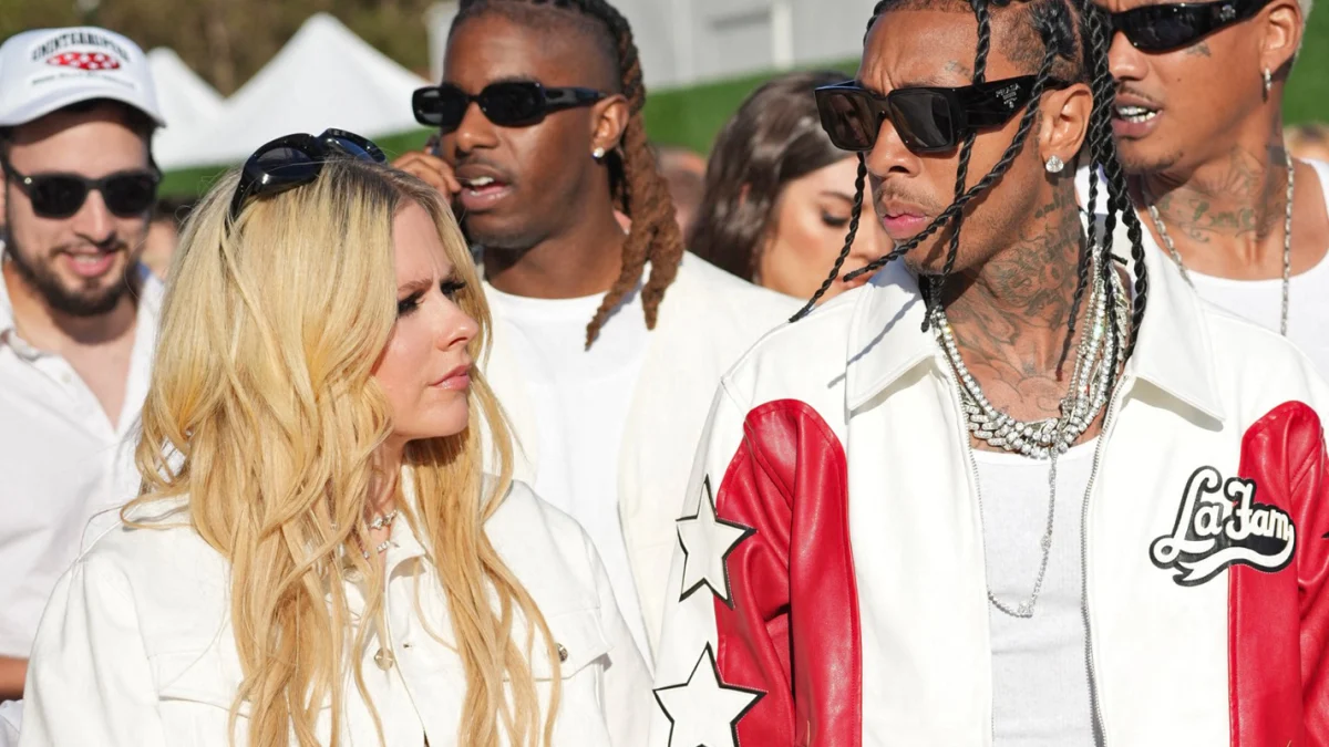 Avril Lavigne And Tyga Spend 4th Of July After Breakup(02)