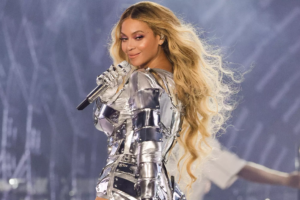 taylor swift Beyoncé to get own reporters