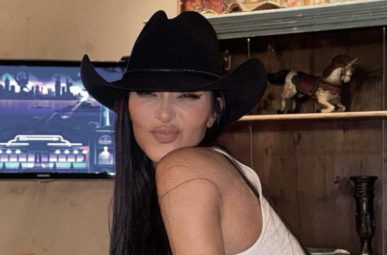 Kim Kardashian Cowboy Hat Photo Viral