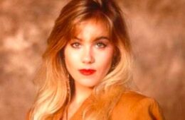 Christina applegate MS symptoms