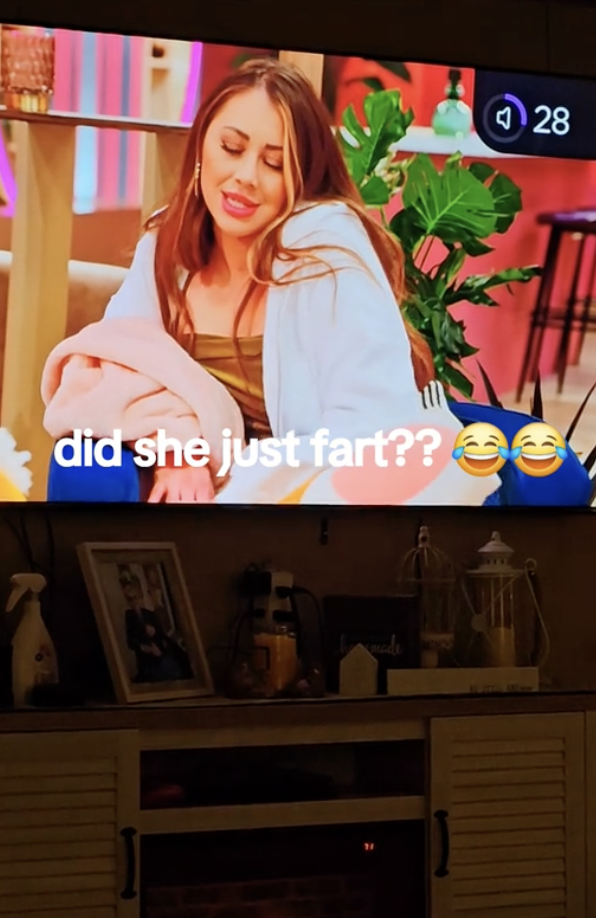 Sarah Ann Love is Blind Farting Video Clip Viral