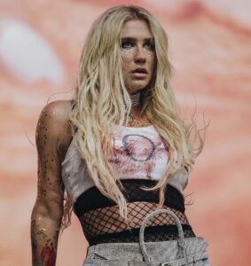 Kesha Nude Instragam Post "Bored of Wearing Clothes" 