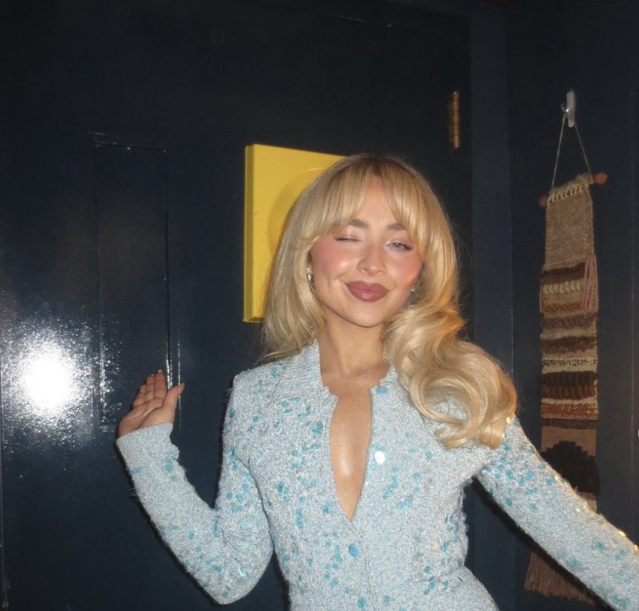 Sabrina Carpenter Short n’ Sweet Debuts at No.1 Billboard 200