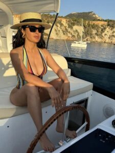 How Old is Salma Hayek? 