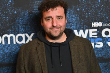 David Krumholtz and Emily Beecham Cast as Supergirl’s Parents