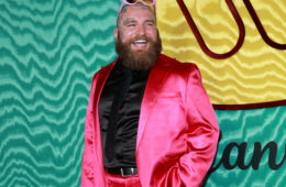 Teddy Swims Thanks Girlfriend for Help with Nightmares