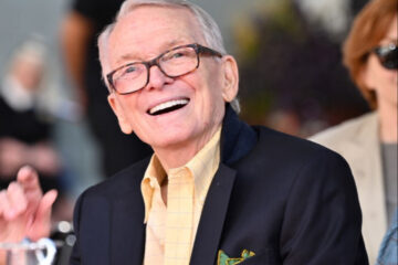 Bob Mackie Criticizes "Horrendous" Modern Red Carpet Fashion