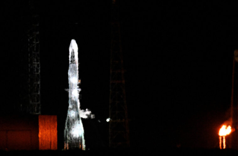 Blue Origin Scrubs New Glenn Rocket Launch Due to Ground Issues