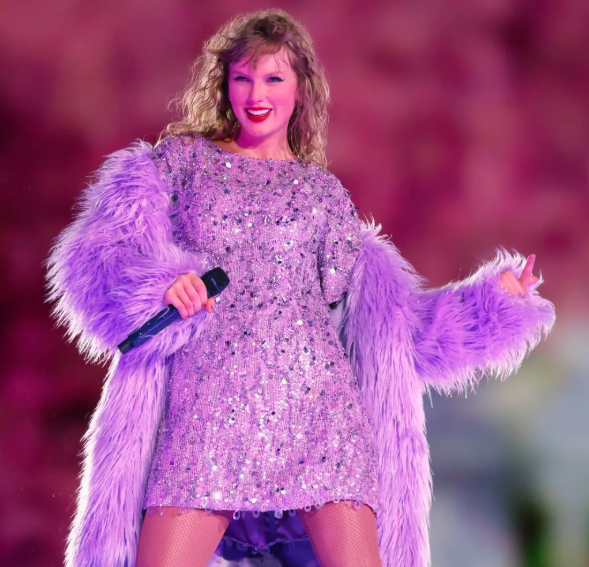 How Taylor Swift Manages Her Performances in Extreme Weather