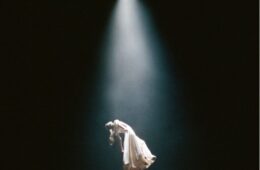 Ariana Grande announces ‘Eternal Sunshine’ deluxe edition