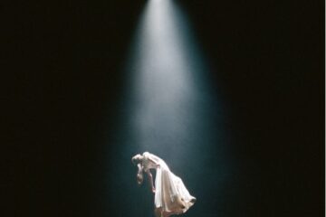 Ariana Grande announces ‘Eternal Sunshine’ deluxe edition