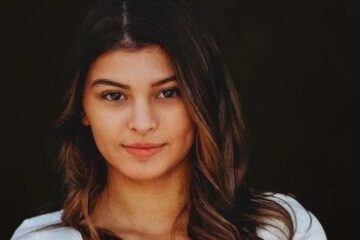 What Is the Age of Kelsi Taylor?