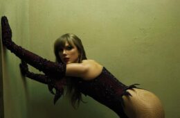 Taylor Swift Drops Limited ‘Showgirl’ Vinyl