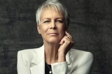 Jamie Lee Curtis Laughs Over Only Autograph She Ever Asked For