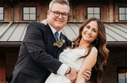 Eric Stonestreet Marries Lindsay Schweitzer in Kansas City Dream Home Wedding