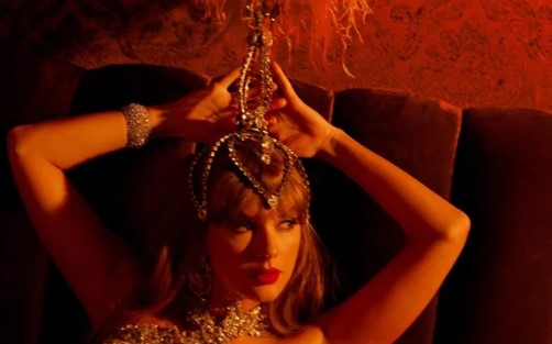 Taylor Swift Makes History with 15th No. 1 Album on Billboard 200