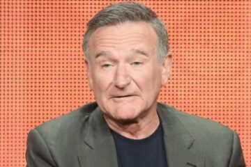 Robin Williams’ Daughter Zelda Urges Fans to ‘Stop Sending Me AI Videos of Dad’