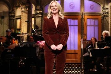Amy Poehler Reveals an SNL Host Once Fell Asleep Mid-Sketch: “Guess His Character’s Asleep Now”