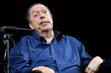Tim Curry Charms Fans at ‘Rocky Horror’ 50th Anniversary