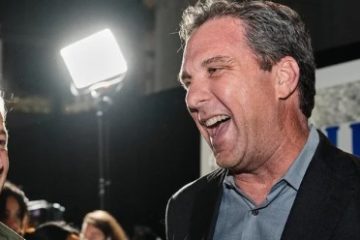 The Man Yelling 'Iceberg!' on the Industry's Flagship