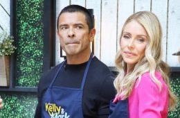 Kelly Ripa & Mark Consuelos Debate Thanksgiving Dinner Timing