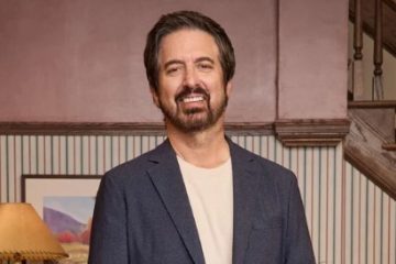 Ray Romano Returns Iconic Raymond Couch for Reunion