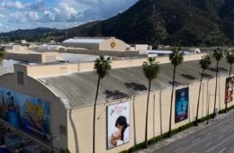 Netflix, Comcast and Paramount Submit Bids for Warner Bros. Discovery