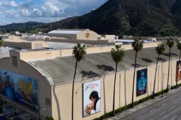 Netflix, Comcast and Paramount Submit Bids for Warner Bros. Discovery