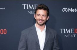 Jonathan Bailey Named Sexiest Man Alive 2025!
