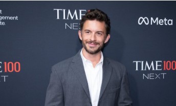 Jonathan Bailey Named Sexiest Man Alive 2025!