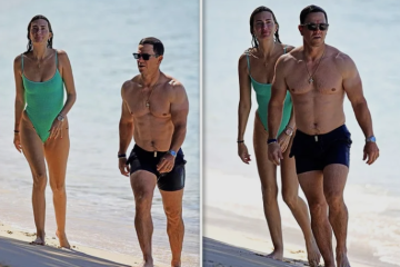 Mark Wahlberg Flaunts Muscles on Caribbean Getaway