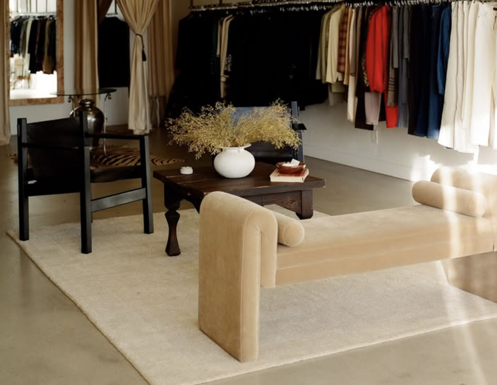 The Best Vintage Stores to Follow on Instagram Right Now –