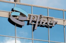 Pfizer’s 2026 Outlook Signals Slow Payoff for Big Investments