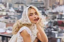 Sabrina Carpenter Reflects on Her Wild Year of Success, Friendship, and Growing Up