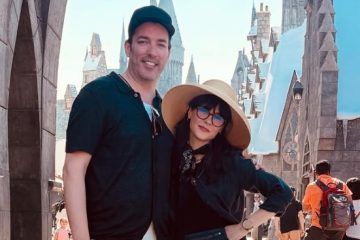 Zooey Deschanel Opens Up About Wedding Pressure