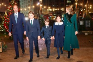 Kate Middleton and Prince William Step Out for Christmas