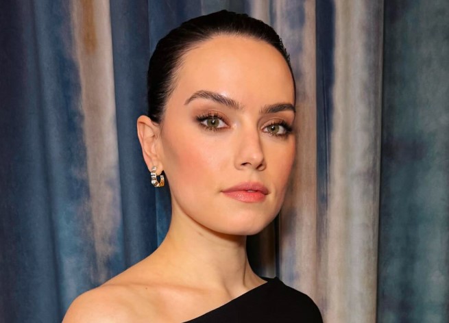 Daisy Ridley on We Bury the Dead, Her Next Star Wars Project & Favorite 2025 Film