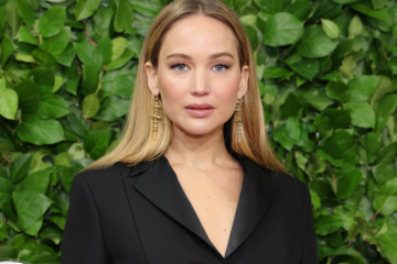 Jennifer Lawrence Says Pattinson Scene Was ‘Easier’ to Film