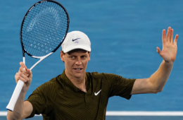 Jannik Sinner extends AO streak to 18, reaches quarters