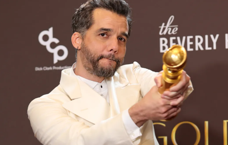 Wagner Moura Makes Golden Globes History With Best Actor Win –